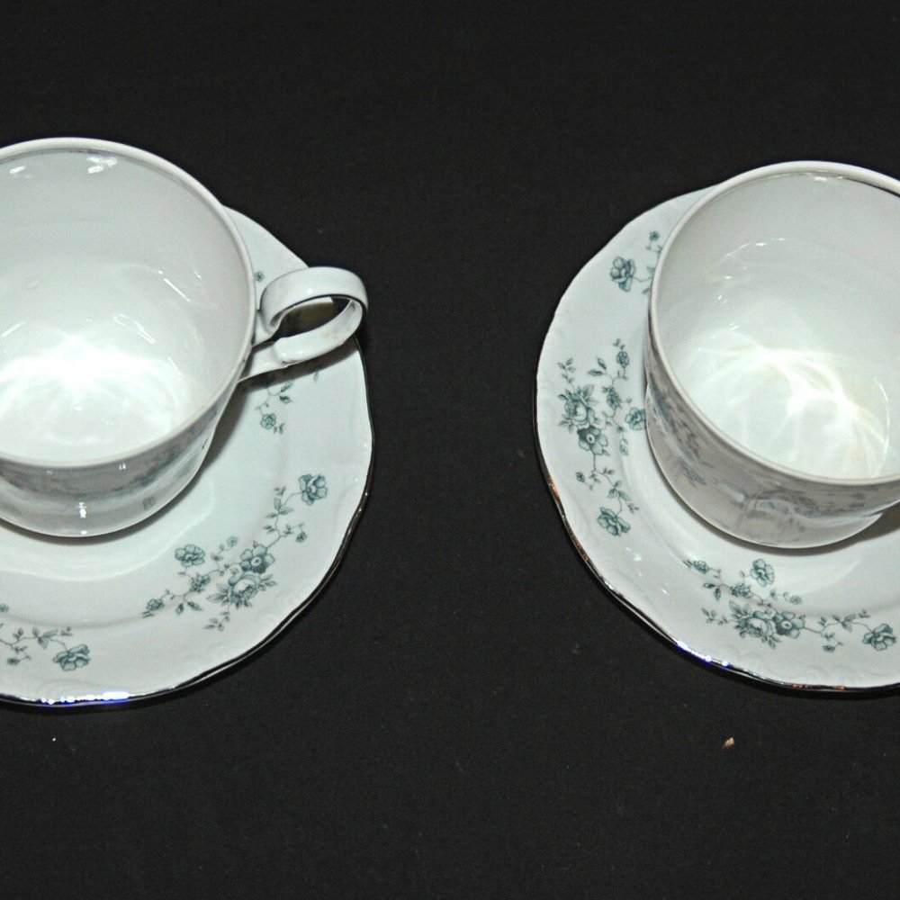 German Johann Haviland Bavaria Germany 2 Cups 2 Saucers EUC - Picture 2 of 9